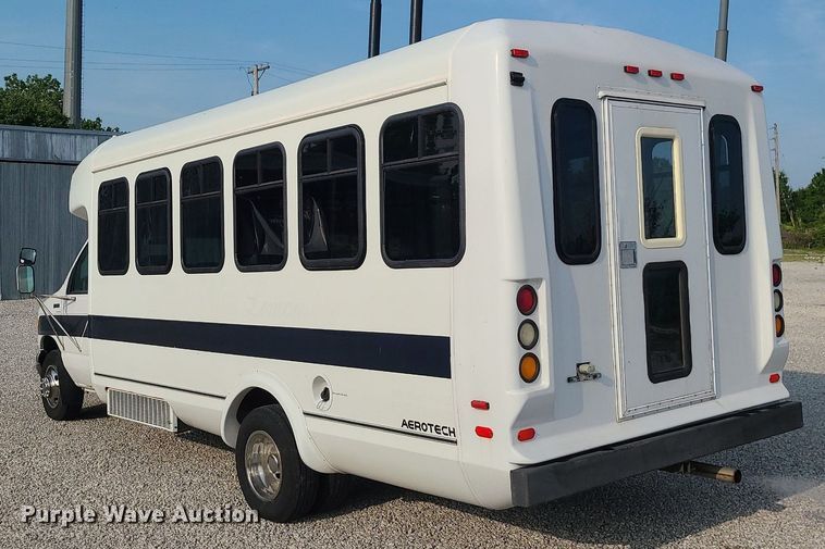 image for item DC6060 1998 Ford Econoline E450 Super Duty  shuttle bus