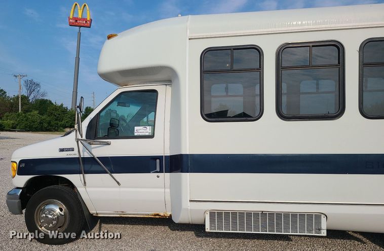 image for item DC6060 1998 Ford Econoline E450 Super Duty  shuttle bus