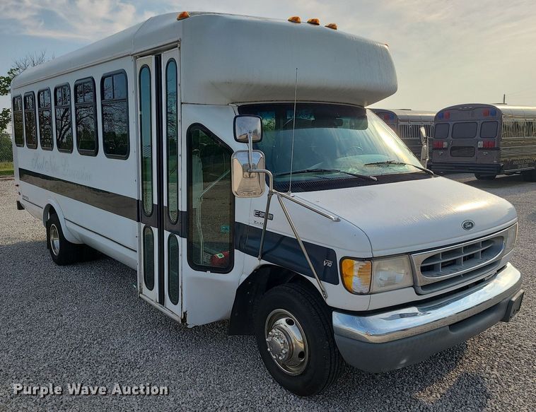 image for item DC6060 1998 Ford Econoline E450 Super Duty  shuttle bus