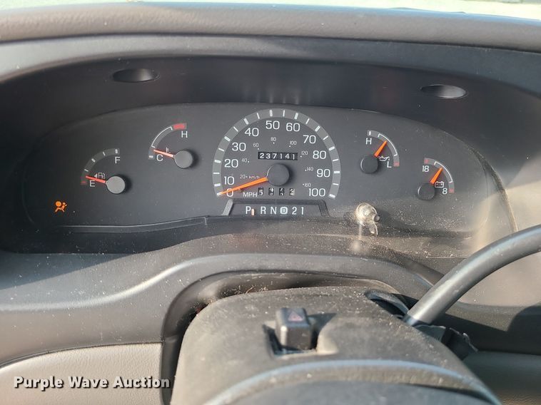 image for item DC6060 1998 Ford Econoline E450 Super Duty  shuttle bus