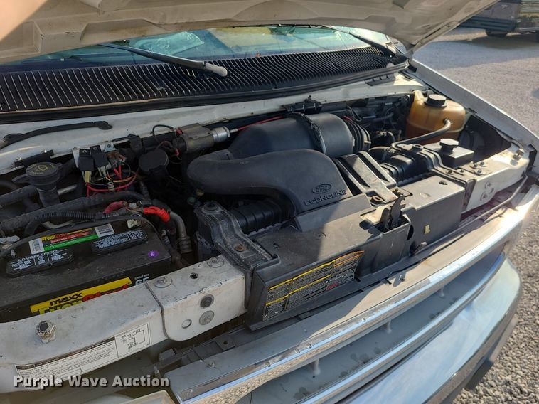 image for item DC6060 1998 Ford Econoline E450 Super Duty  shuttle bus