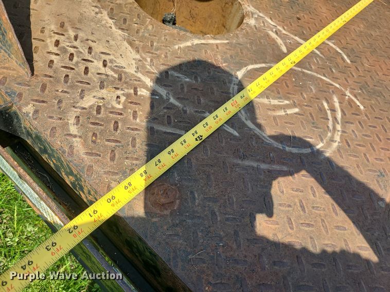 image for item DC6064 2002 Ford F350 Super Duty XL  flatbed pickup truck