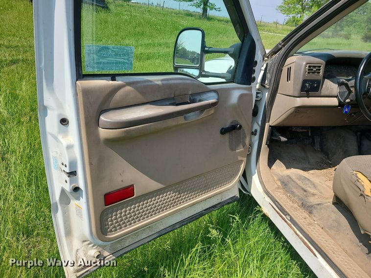 image for item DC6064 2002 Ford F350 Super Duty XL  flatbed pickup truck