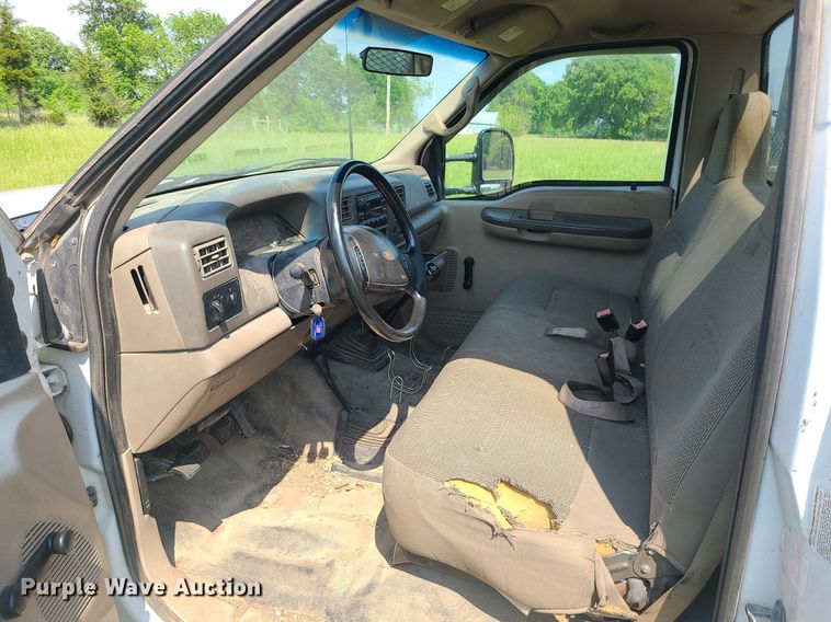 image for item DC6064 2002 Ford F350 Super Duty XL  flatbed pickup truck