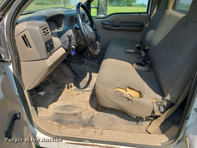 image for item DC6064 2002 Ford F350 Super Duty XL  flatbed pickup truck