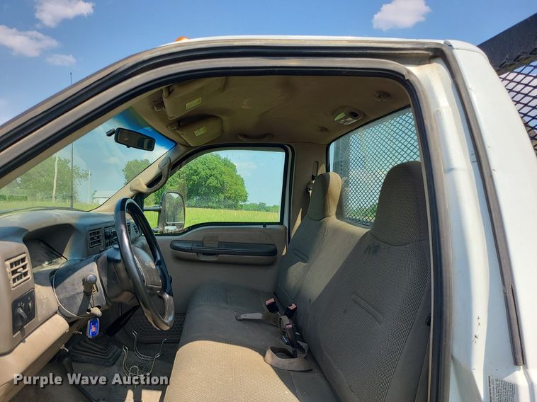 image for item DC6064 2002 Ford F350 Super Duty XL  flatbed pickup truck