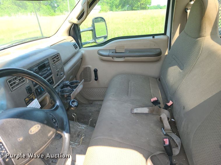 image for item DC6064 2002 Ford F350 Super Duty XL  flatbed pickup truck