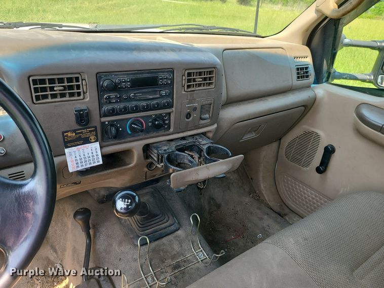 image for item DC6064 2002 Ford F350 Super Duty XL  flatbed pickup truck