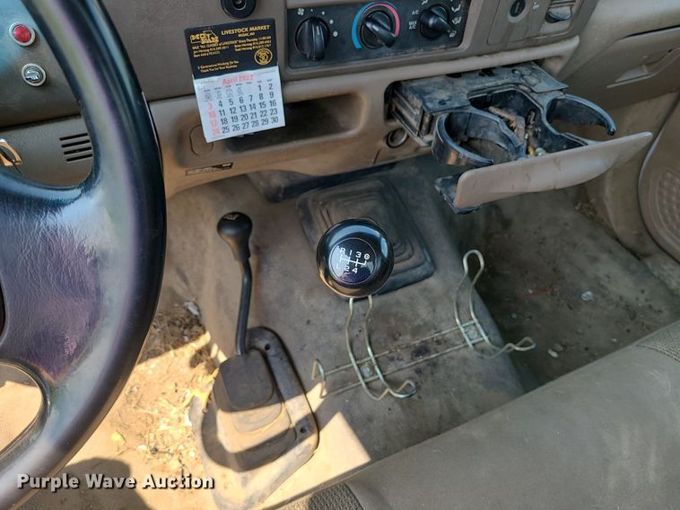 image for item DC6064 2002 Ford F350 Super Duty XL  flatbed pickup truck