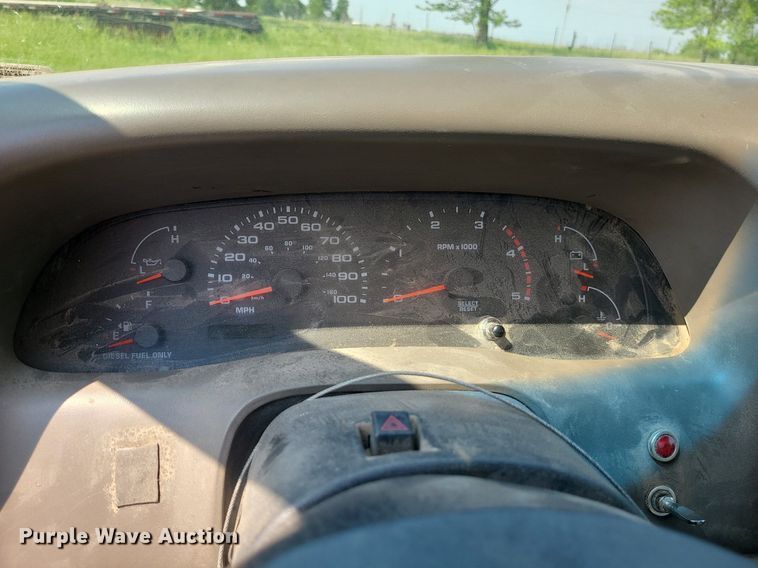 image for item DC6064 2002 Ford F350 Super Duty XL  flatbed pickup truck