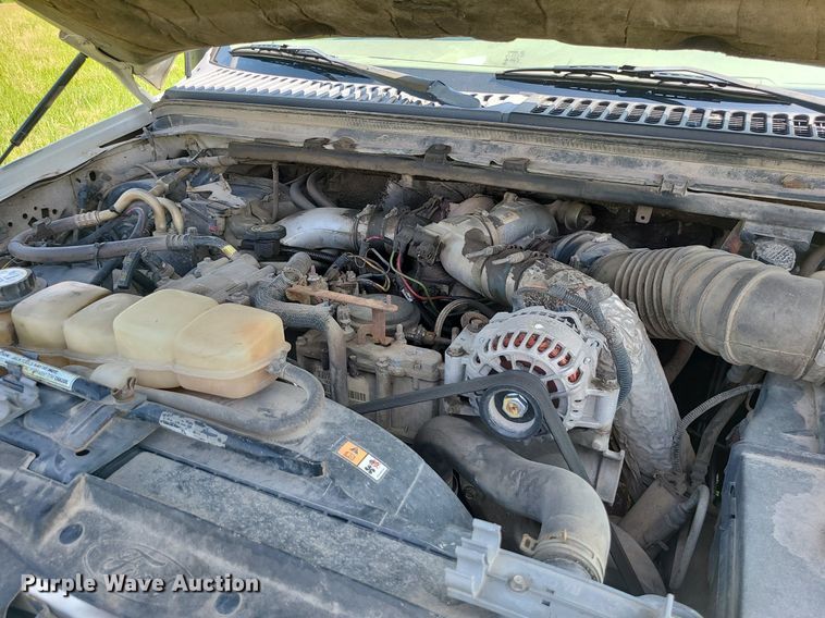 image for item DC6064 2002 Ford F350 Super Duty XL  flatbed pickup truck