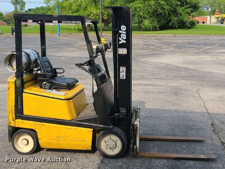 image for item DC6073 Yale GLC030AFNUAE083  forklift