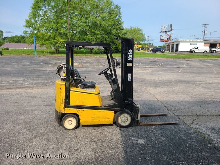 image for item DC6073 Yale GLC030AFNUAE083  forklift