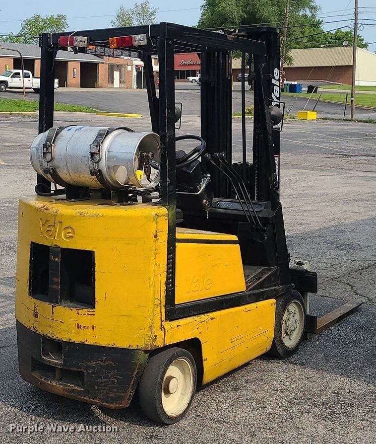 image for item DC6073 Yale GLC030AFNUAE083  forklift