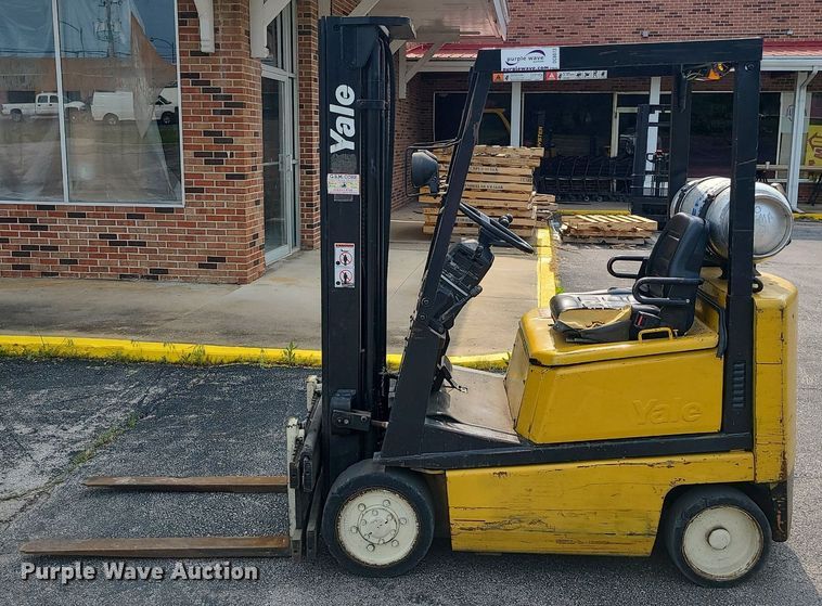 image for item DC6073 Yale GLC030AFNUAE083  forklift