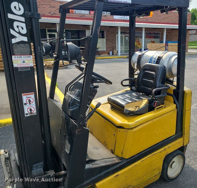 image for item DC6073 Yale GLC030AFNUAE083  forklift