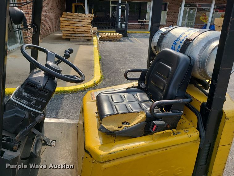 image for item DC6073 Yale GLC030AFNUAE083  forklift