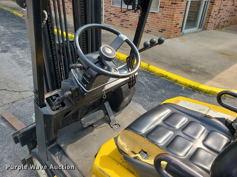 image for item DC6073 Yale GLC030AFNUAE083  forklift
