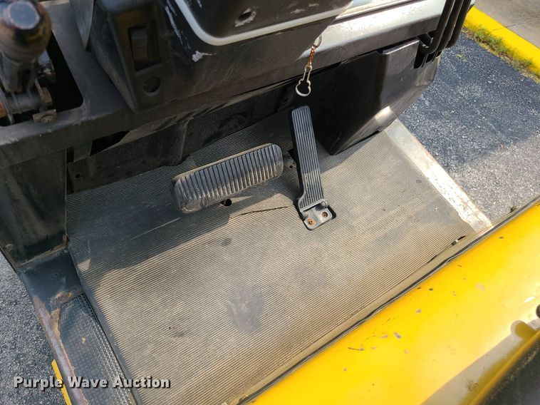 image for item DC6073 Yale GLC030AFNUAE083  forklift