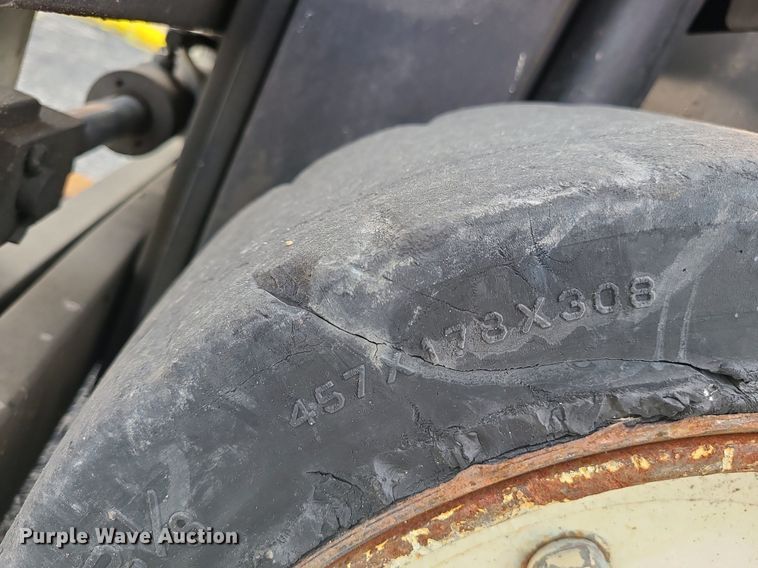 image for item DC6073 Yale GLC030AFNUAE083  forklift