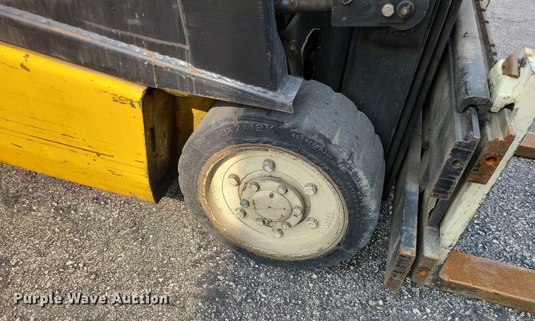 image for item DC6073 Yale GLC030AFNUAE083  forklift