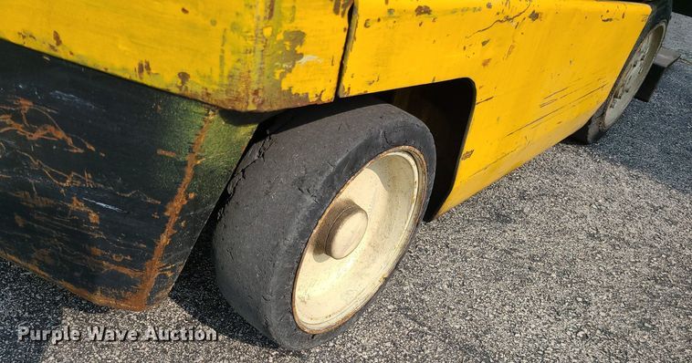 image for item DC6073 Yale GLC030AFNUAE083  forklift