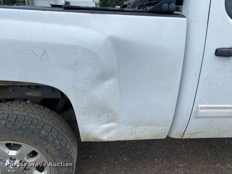 image for item DI7751 2011 Chevrolet Silverado 2500HD  Crew Cab pickup truck