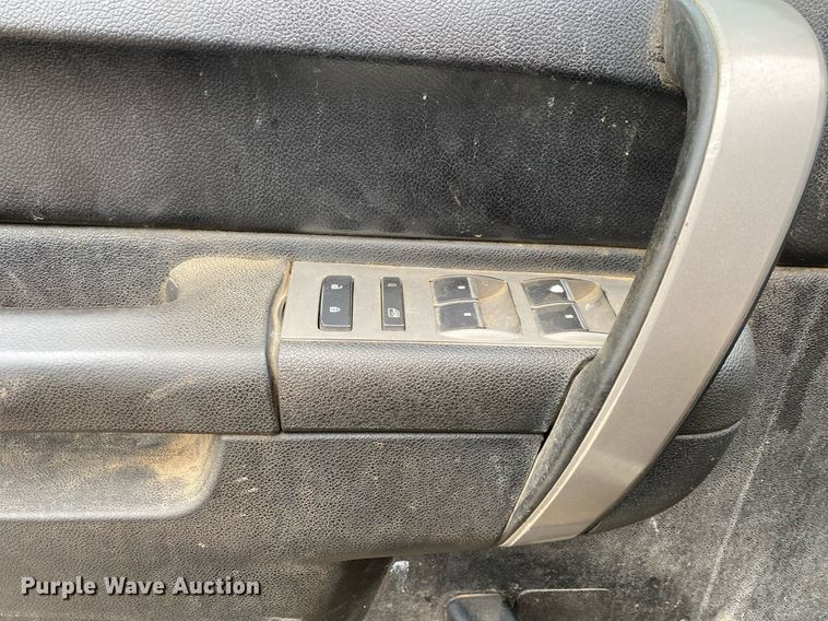 image for item DI7751 2011 Chevrolet Silverado 2500HD  Crew Cab pickup truck