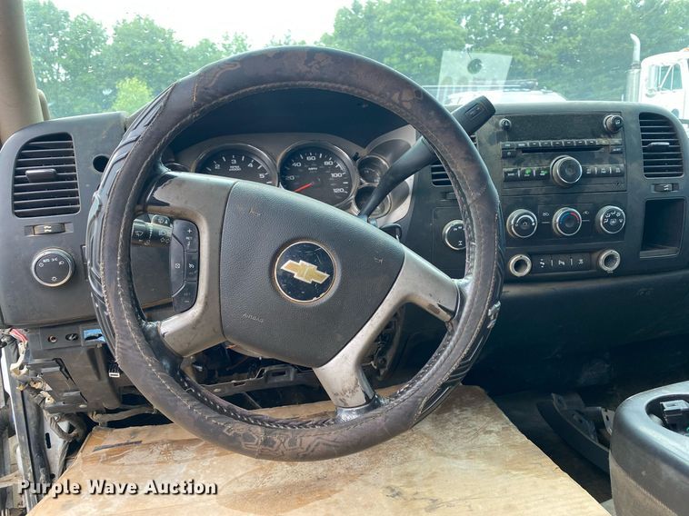 image for item DI7751 2011 Chevrolet Silverado 2500HD  Crew Cab pickup truck