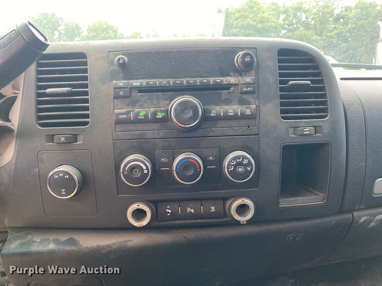 image for item DI7751 2011 Chevrolet Silverado 2500HD  Crew Cab pickup truck