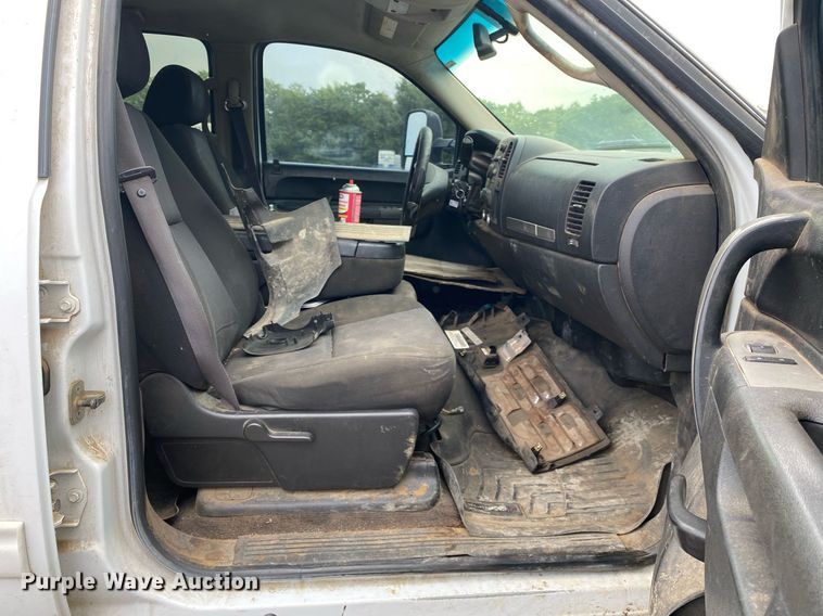 image for item DI7751 2011 Chevrolet Silverado 2500HD  Crew Cab pickup truck