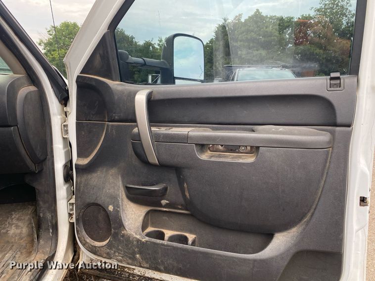 image for item DI7751 2011 Chevrolet Silverado 2500HD  Crew Cab pickup truck