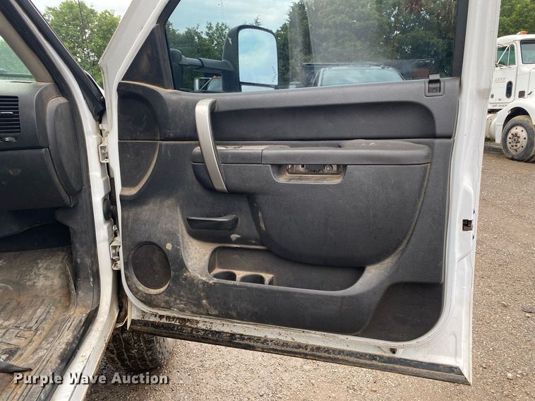 image for item DI7751 2011 Chevrolet Silverado 2500HD  Crew Cab pickup truck