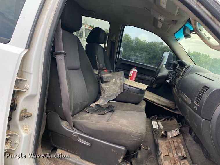 image for item DI7751 2011 Chevrolet Silverado 2500HD  Crew Cab pickup truck