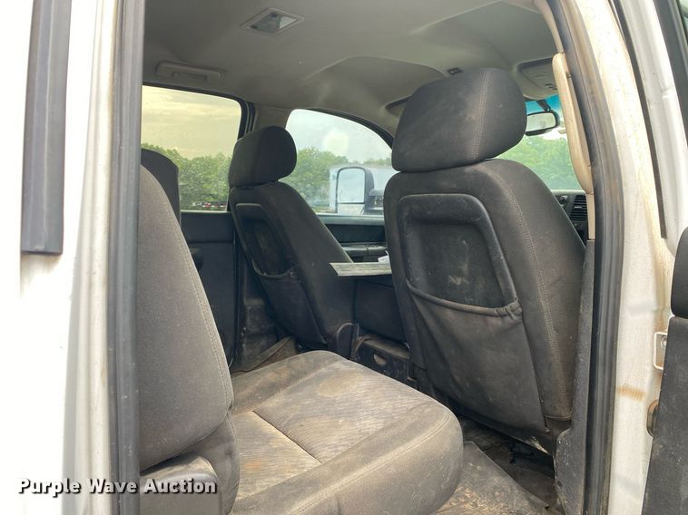 image for item DI7751 2011 Chevrolet Silverado 2500HD  Crew Cab pickup truck