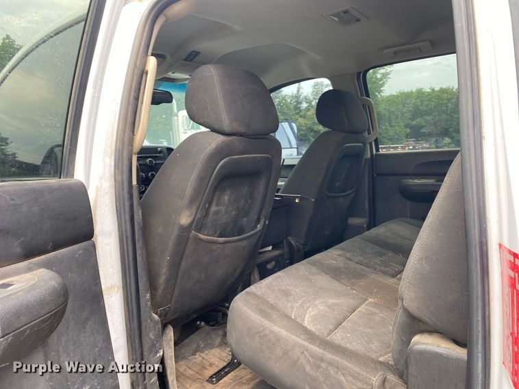 image for item DI7751 2011 Chevrolet Silverado 2500HD  Crew Cab pickup truck