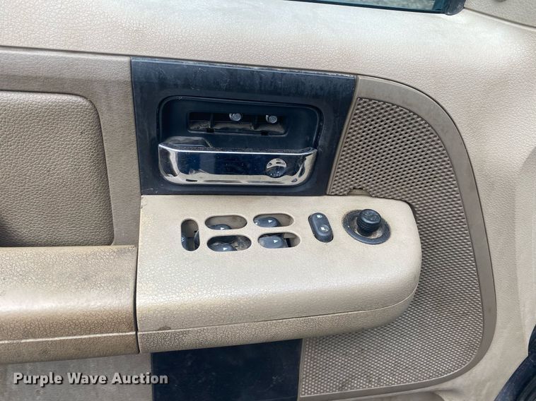 image for item DI7752 2004 Ford F150  SuperCrew pickup truck