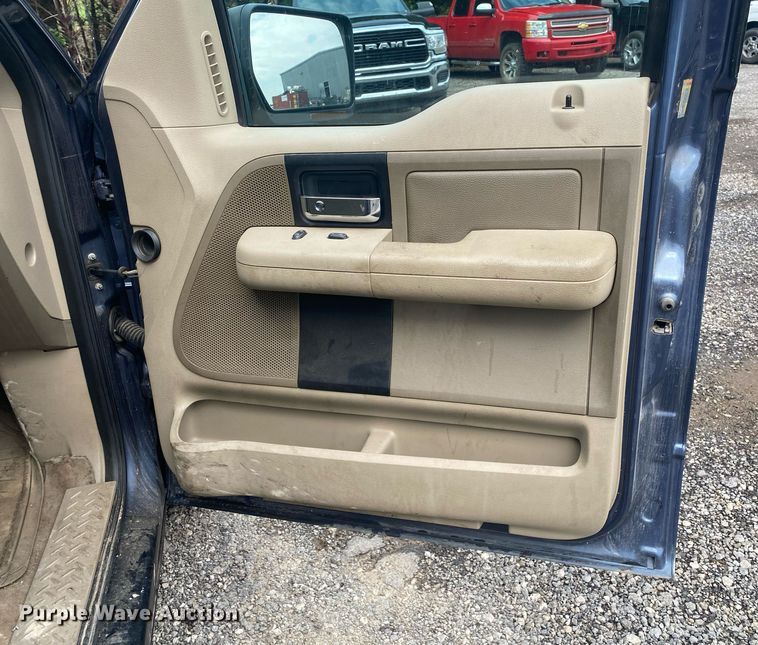 image for item DI7752 2004 Ford F150  SuperCrew pickup truck