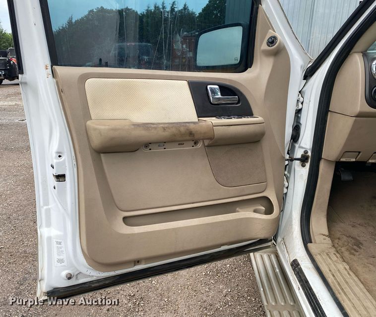 image for item DI7753 2005 Ford Expedition  SUV