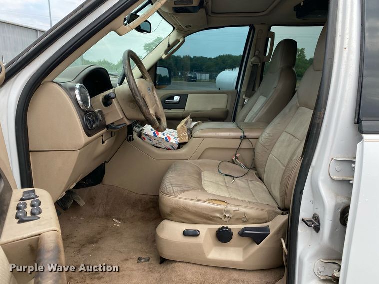 image for item DI7753 2005 Ford Expedition  SUV