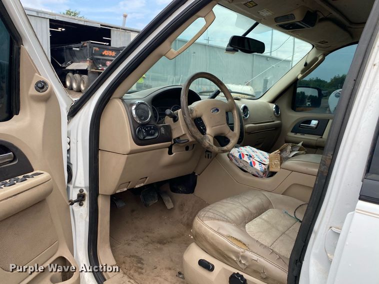 image for item DI7753 2005 Ford Expedition  SUV