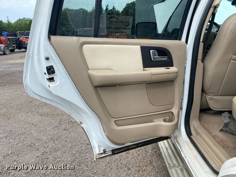 image for item DI7753 2005 Ford Expedition  SUV