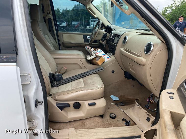 image for item DI7753 2005 Ford Expedition  SUV