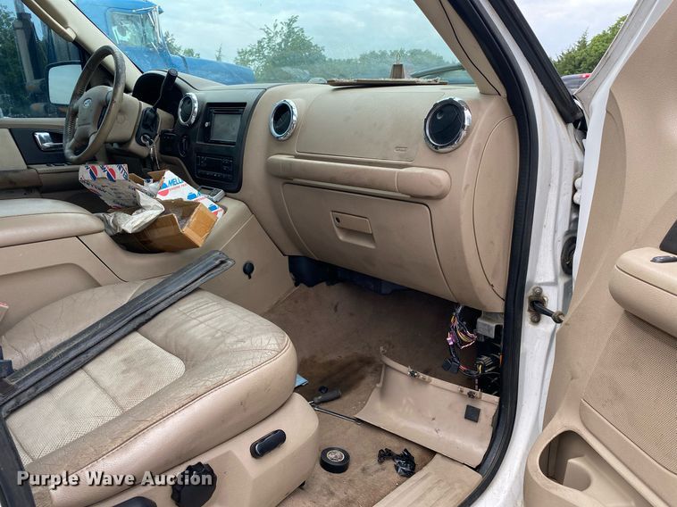 image for item DI7753 2005 Ford Expedition  SUV