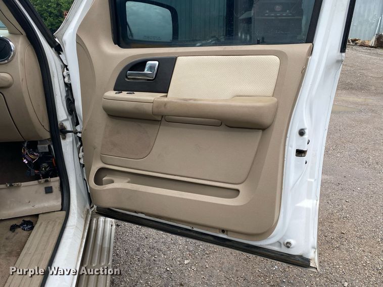 image for item DI7753 2005 Ford Expedition  SUV