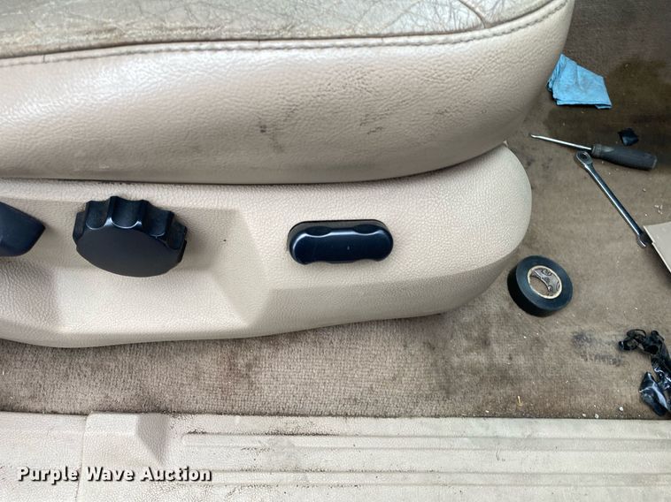 image for item DI7753 2005 Ford Expedition  SUV