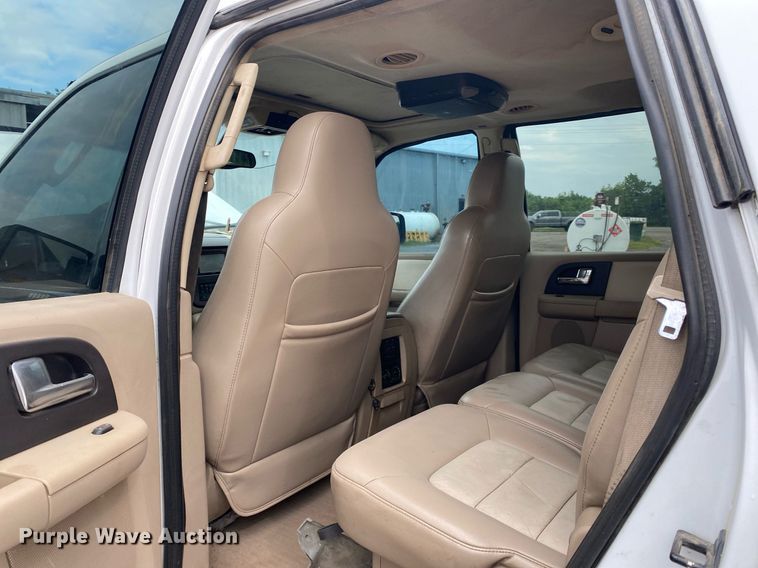 image for item DI7753 2005 Ford Expedition  SUV