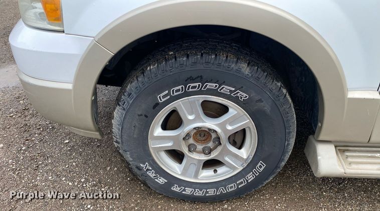 image for item DI7753 2005 Ford Expedition  SUV