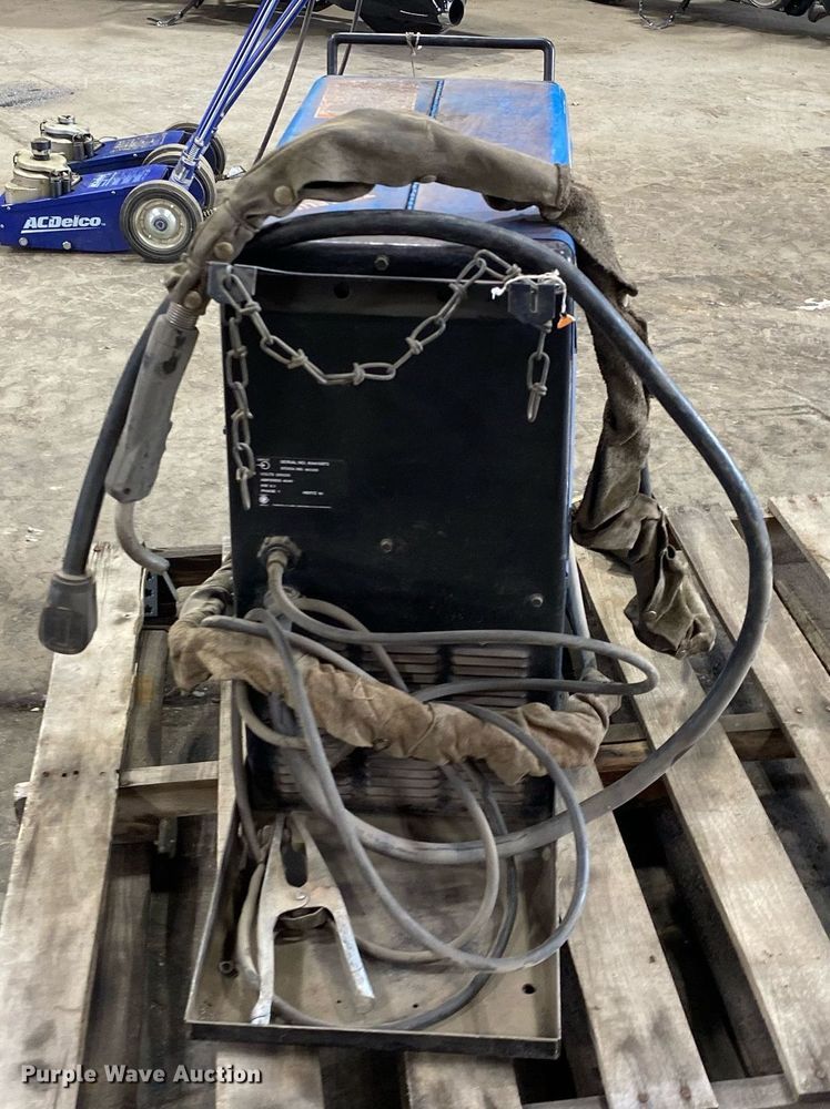 image for item DI7763 Miller Millermatic Vintage welder