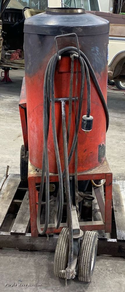 image for item DI7764 Hotsy  pressure washer